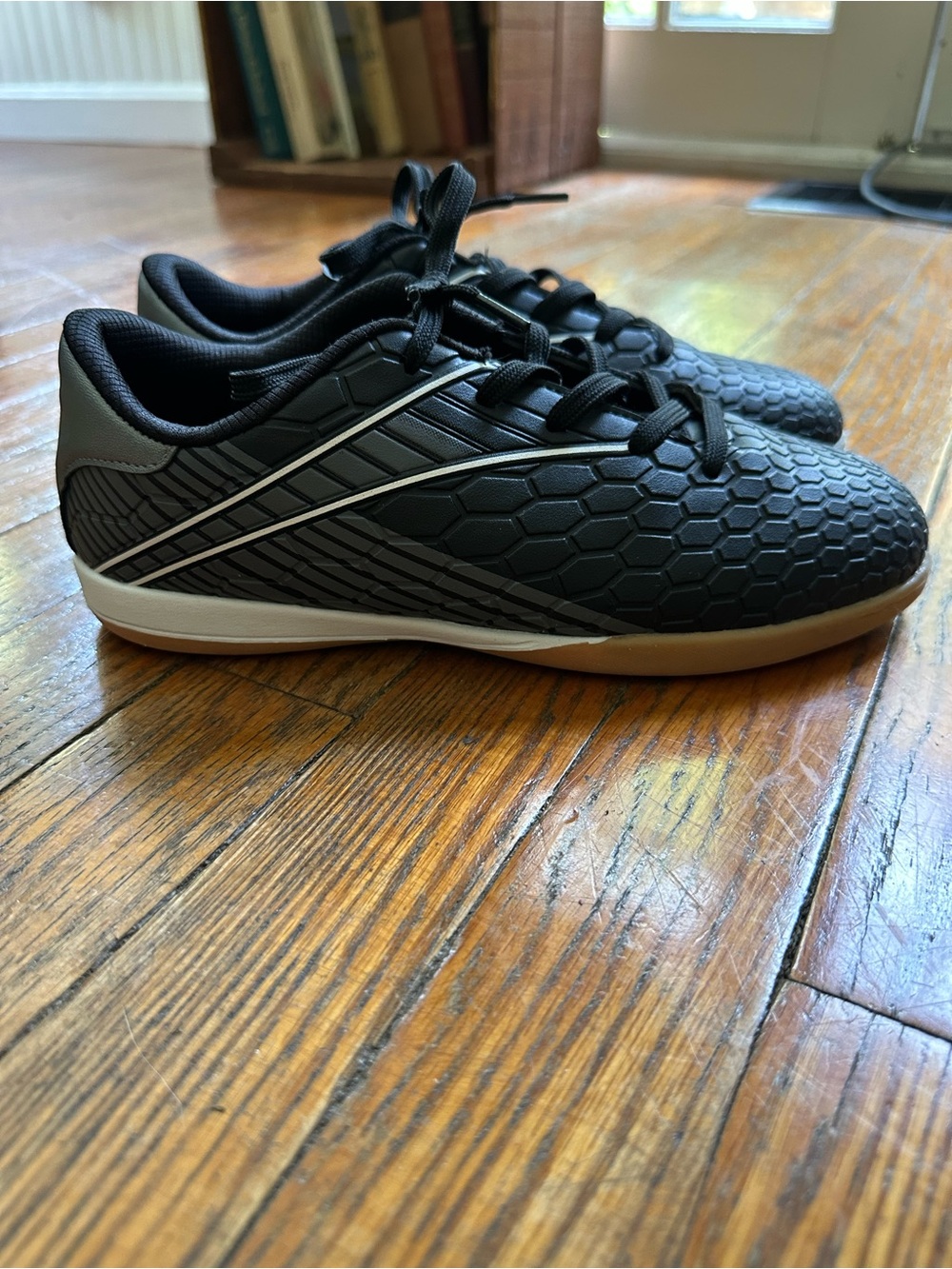 Hawkwell Boys Youth Indoor Soccer Futsal Shoes Black Gum Sole